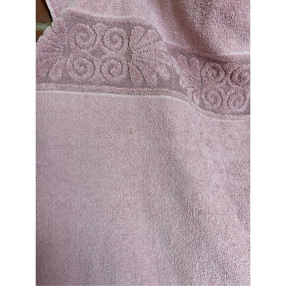 Vintage Bath Towel - Picture 3 of 5